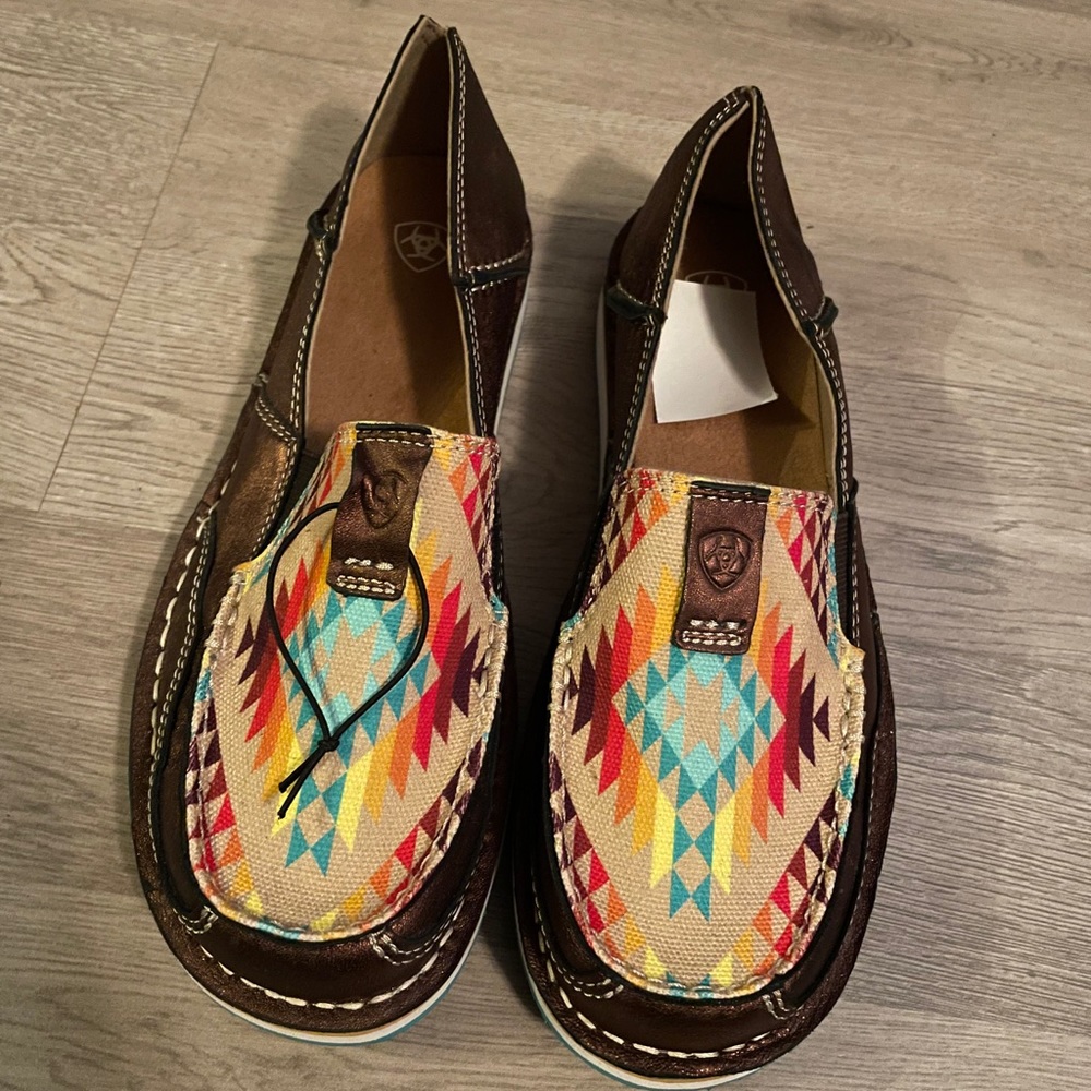 Ariat cruisers size 9